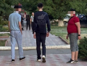 В ЛНР школьник приставал к девушкам, но привлек лишь внимание полиции