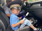 Маленькие луганчане пообщались с сотрудниками ГИБДД ЛНР 