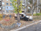  В Свердловске ЛНР пьяный подросток на «девятке» врезался в дерево