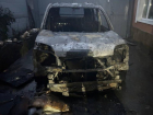Дом и легковое авто загорелись в Ровеньках ЛНР  