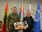 В ЛНР передали медальон погибшего в Великую Отечественную войну солдата его родственнику