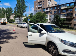 В Алчевске ЛНР водитель Lada Granta сбил подростка на «зебре»