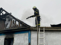 В Новопсковском районе ЛНР днем горел жилой дом