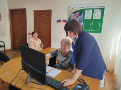 С заботой о старшем поколении: в ЛНР проходят познавательные встречи для пенсионеров