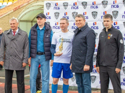 Глава ЛНР побывал на футбольном турнире, посвященном 80-летию Победы