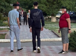 В ЛНР школьник приставал к девушкам, но привлек лишь внимание полиции