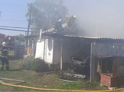 В Старобельском районе ЛНР машина чуть не спалила дом