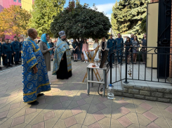 В Луганске прошло богослужение в честь иконы Божией Матери «Неопалимая Купина»