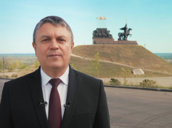С праздником, земляки! Глава Луганщины поздравил регион с Днем Республики