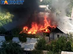 Пожар в центре Луганска: загорелся жилой дом на улице Шелкового