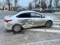 При столкновении двух легковушек в Луганске пострадал 11-летний ребенок