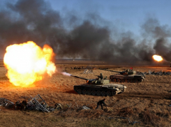 Новости СВО: ВС РФ выносят заправки на Украине, Лиман почти полностью наш и прорыв в Харьковщине