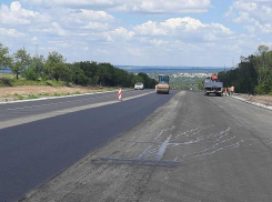 Капитальный ремонт автодороги Луганск - Счастье продолжают выполнять орловские специалисты 