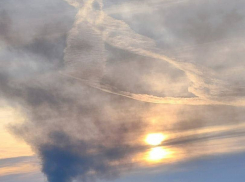 ВСУ атаковали нефтебазу в Луганске, ранен сотрудник