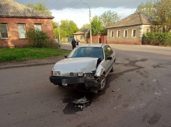Женщина без прав устроила ДТП в Луганске, пострадали дети
