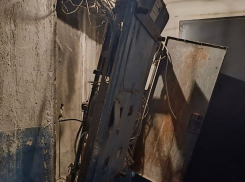 Луганчанина, устроившего погром в подъезде, привлекли к админответственности