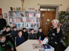 «Донбасс в огне»: Валентина Яценко заворожила юных читателей Ровенек