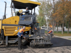Ремонт и уборка магистралей, установка светофоров и дорожных знаков: специалисты Луганска занимаются восстановлением города