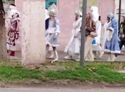 В сети завирусилось видео о том, как в ЛНР готовятся к Новому году