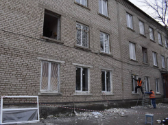 Специалисты из Калужской области заменяют окна в Первомайской центральной многопрофильной больнице ЛНР