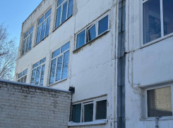 Чудом школьники не пострадали при атаке беспилотника на Юбилейном в Луганске