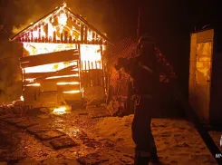 В Марковке ЛНР огонь уничтожил постройку