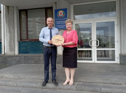 Музей часов в Луганске принимает подарок от военнослужащих дальневосточной ЕАО