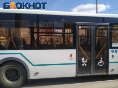 Современные белые автобусы в Луганске постепенно получат кондиционеры 