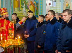 Казаки-кадеты из Луганска посетили богослужение в честь святой великомученицы Татьяны в местном храме 