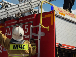 В Луганске 20 человек из горящей пятиэтажки