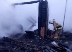 При пожаре в частом доме в посёлке ЛНР погибли три человека