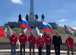 В ЛНР привезли Огонь Памяти, взятый у стен Кремля