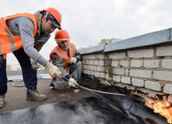 Специалисты завершили ремонт кровли 120 многоквартирных домов Краснодонского района ЛНР 