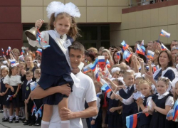 Более 2,5 тысяч детей из ЛНР пойдут в первый класс в 2023 году 