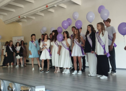 В школах ЛНР прозвучал последний звонок