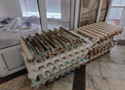 Систему отопления городской поликлиники в Ровеньках ремонтируют специалисты из Республики Коми