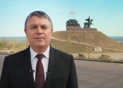 С праздником, земляки! Глава Луганщины поздравил регион с Днем Республики