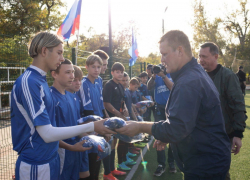 Участник СВО и чемпион России Андрей Соломатин принял участие в открытии футбольной школы в Северодонецке