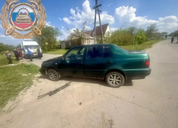 В Луганске при ДТП перевернулся автомобиль: пострадала 11-летняя девочка