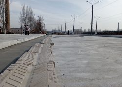 Мост по улице Советской в Луганске подсветится цветами российского триколора
