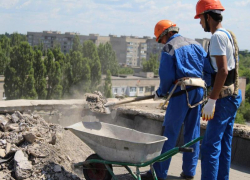 В Кировске начался ремонт кровель пяти многоквартирных домов 