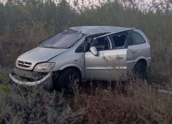 Четверых детей госпитализировали после опрокидывания автомобиля в Лутугинском районе ЛНР