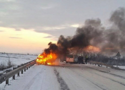 Страшная авария на КПП Должанская в ЛНР: двое в реанимации