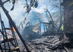 Пожар лишил семью пенсионеров крыши над головой в Червонопартизанске ЛНР
