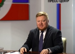 Министр образования рассказал о внедрении электронных журналов и дневников в школах ЛНР