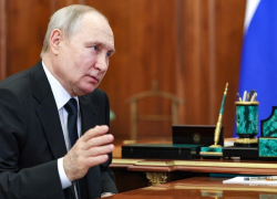 «Все так убрано, чисто, аккуратно»: Владимир Путин «незаметно» ездил в Луганск