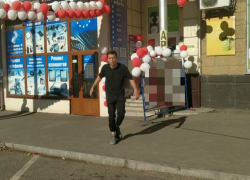 В Луганске замечен «танцор диско»: зажигательные танцы попали в объектив корреспондента «Блокнот»