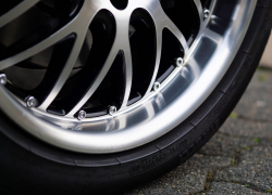 Последний звонок для водителей ЛНР: перерегистрация авто заканчивается