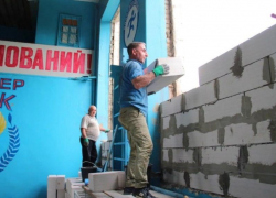 Капитальный ремонт спорткомплекса «Шахтёр» продолжается в Свердловске 