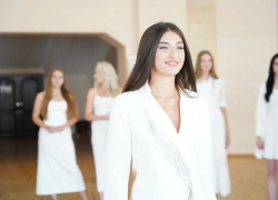 В Луганске показали первых красавиц города